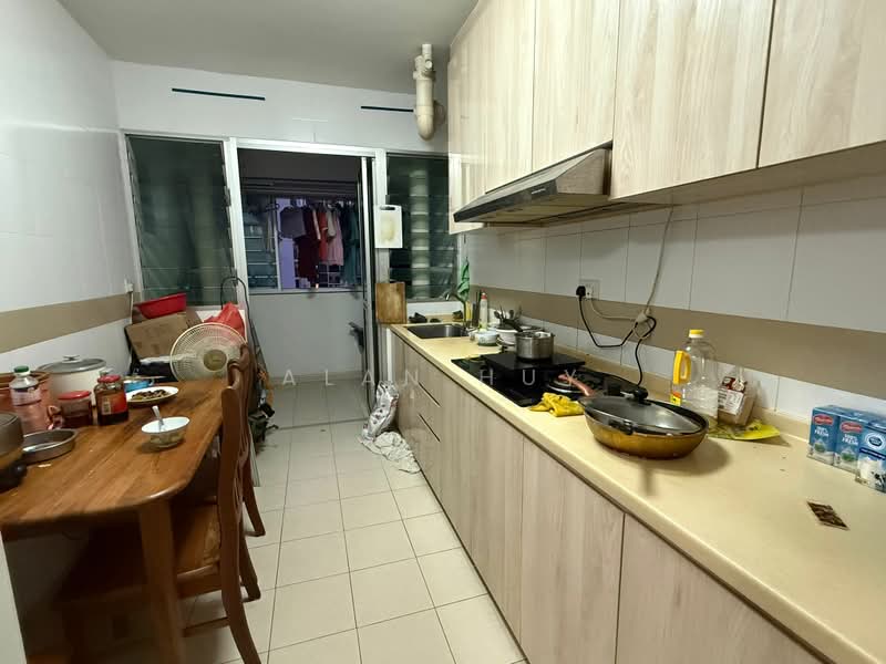 432B Yishun Avenue 1, 432B Yishun Avenue 1, 4 Bedrooms, 1,205 sqft, HDB Flat For Sale, by Alan Huy, 500161182 - Kitchen - PropertyGuru.com.sg