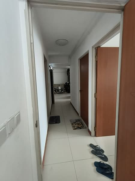 432B Yishun Avenue 1, 432B Yishun Avenue 1, 4 Bedrooms, 1,205 sqft, HDB Flat For Sale, by Alan Huy, 500161182 - Corridor - PropertyGuru.com.sg