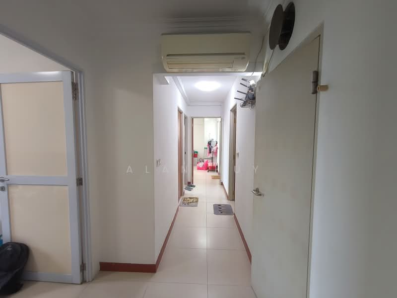 432B Yishun Avenue 1, 432B Yishun Avenue 1, 4 Bedrooms, 1,205 sqft, HDB Flat For Sale, by Alan Huy, 500161182 - Corridor - PropertyGuru.com.sg