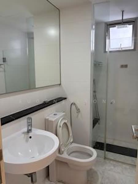 The Centris, 87 Jurong West Central 3, 4 Bedrooms, 1,593 sqft, Apartment For Rent, by Eugene Leong, 500161183 - Common bathroom - PropertyGuru.com.sg
