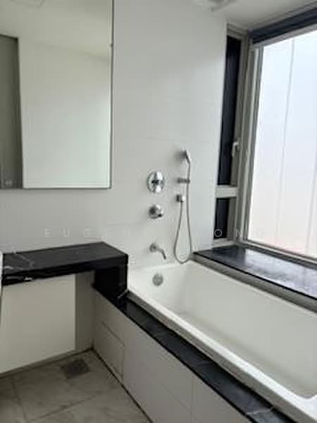 The Centris, 87 Jurong West Central 3, 4 Bedrooms, 1,593 sqft, Apartment For Rent, by Eugene Leong, 500161183 - Master bathroom - PropertyGuru.com.sg