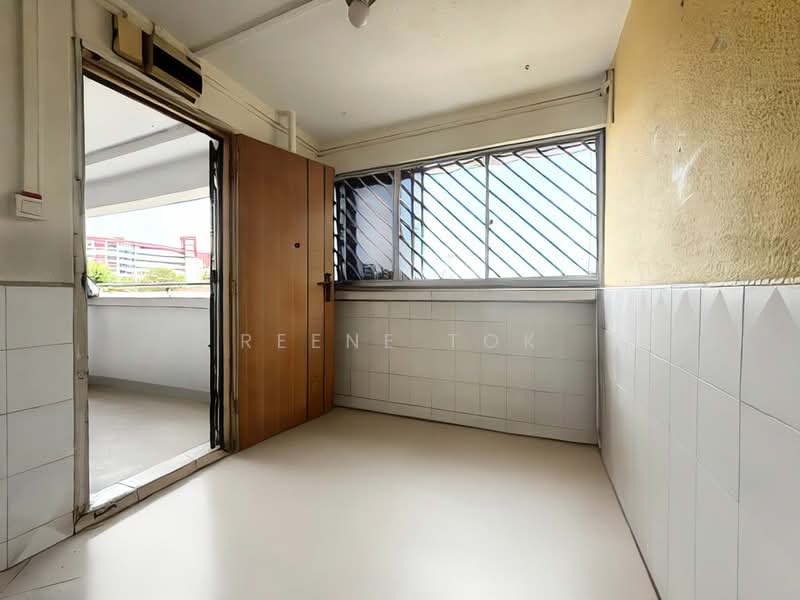 612 Hougang Avenue 8, 612 Hougang Avenue 8, 3 Bedrooms, 1,302 sqft, HDB Flat For Sale, by Reene Tok, 500161203 - Balcony - PropertyGuru.com.sg