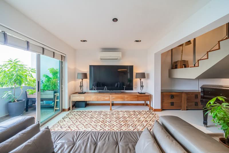 716 Bedok Reservoir Road, 716 Bedok Reservoir Road, 3 Bedrooms, 1,593 sqft, HDB Flat For Sale, by Jenna Tong, 500161212 - Living Room - PropertyGuru.com.sg
