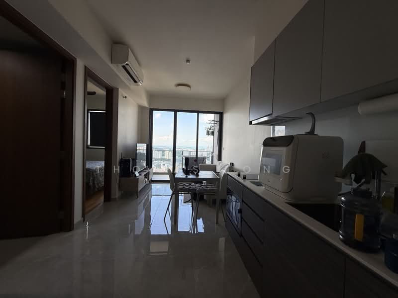 Stirling Residences, 21 Stirling Road, 2 Bedrooms, 506 sqft, Condominium For Sale, by Thomas Tong, 500161218 - Living Room - PropertyGuru.com.sg
