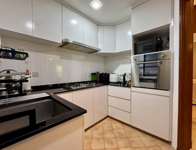 Parc Palais, 47 Hume Avenue, 2 Bedrooms, 1,087 sqft, Condominium For Sale, by Nicole Chua, 500161228 - Kitchen - PropertyGuru.com.sg