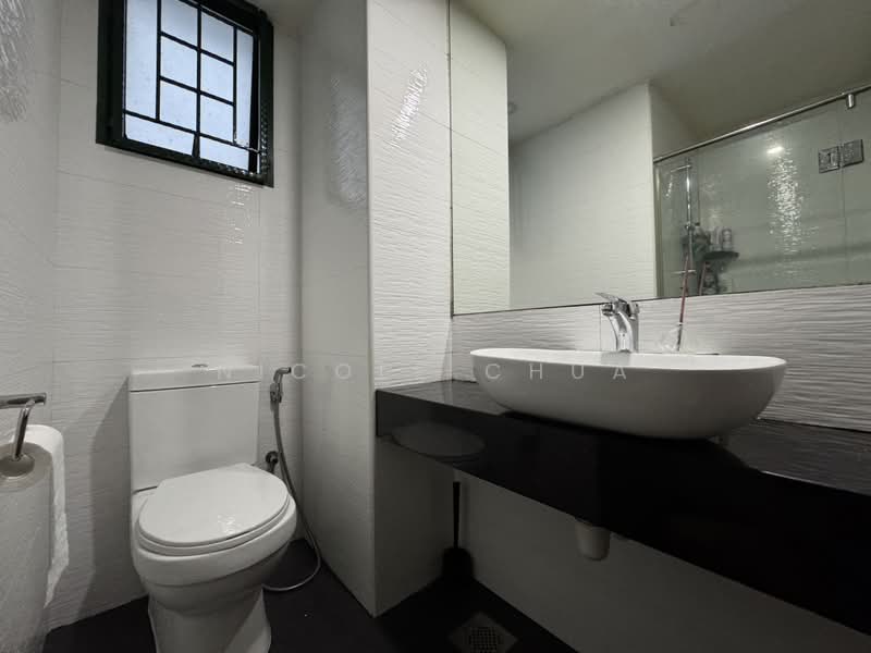 Parc Palais, 47 Hume Avenue, 2 Bedrooms, 1,087 sqft, Condominium For Sale, by Nicole Chua, 500161228 - Bathroom - PropertyGuru.com.sg