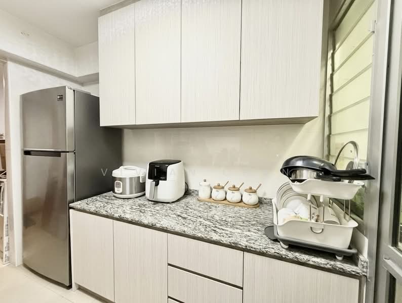 221A Sumang Lane, 221A Sumang Lane, 2 Bedrooms, 732 sqft, HDB Flat For Sale, by VIVIAN Chan, 500161250 - Kitchen - PropertyGuru.com.sg