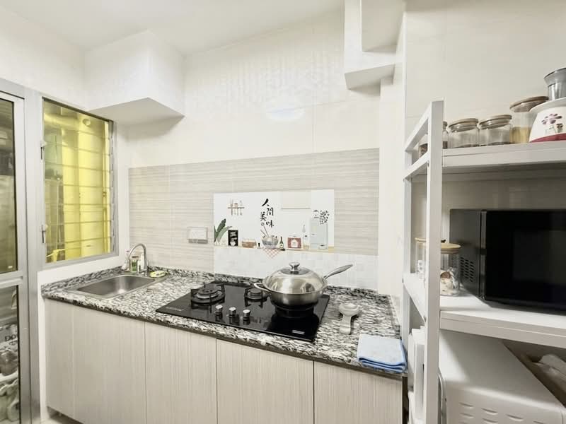 221A Sumang Lane, 221A Sumang Lane, 2 Bedrooms, 732 sqft, HDB Flat For Sale, by VIVIAN Chan, 500161250 - Kitchen - PropertyGuru.com.sg