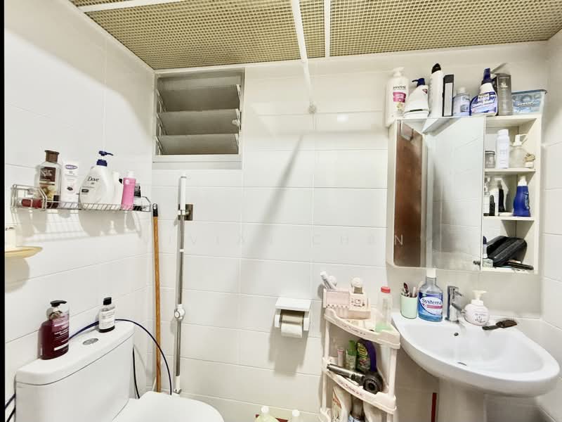 221A Sumang Lane, 221A Sumang Lane, 2 Bedrooms, 732 sqft, HDB Flat For Sale, by VIVIAN Chan, 500161250 - Bathroom - PropertyGuru.com.sg