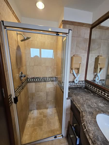 Dover Parkview, 30 Dover Rise, Room Rental, 200 sqft, Condominium For Rent, by Lim Lek Boon Gary, 500161263 - Bathroom - PropertyGuru.com.sg