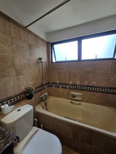 Dover Parkview, 30 Dover Rise, Room Rental, 200 sqft, Condominium For Rent, by Lim Lek Boon Gary, 500161263 - Bathroom - PropertyGuru.com.sg