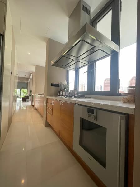 The Lumos, 9 Leonie Hill, 4 Bedrooms, 2,432 sqft, Apartment For Sale, by Valerie Cai, 500161273 - Kitchen - PropertyGuru.com.sg