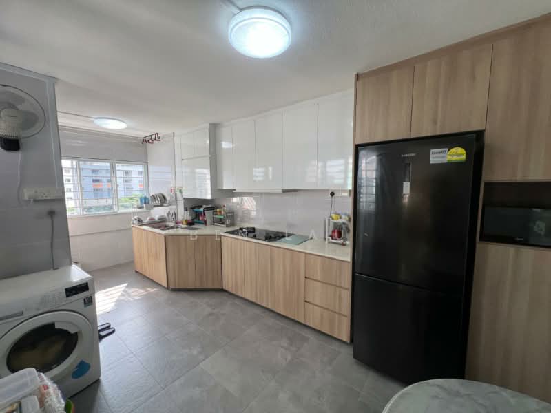 372 Clementi Avenue 4, 372 Clementi Avenue 4, 3 Bedrooms, 1,302 sqft, HDB Flat For Rent, by Ben Lau, 500161292 - Kitchen - PropertyGuru.com.sg