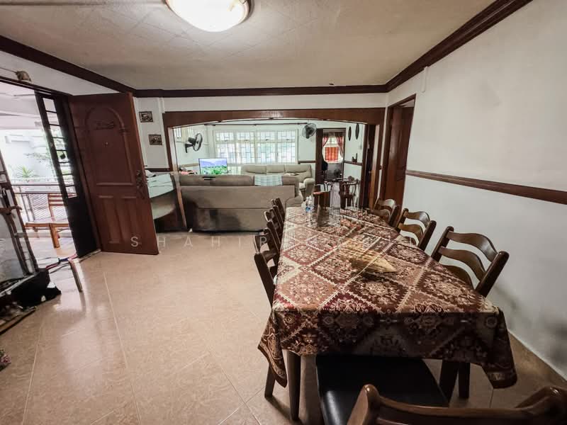 199 Boon Lay Drive, 199 Boon Lay Drive, 3 Bedrooms, 1,206 sqft, HDB Flat For Sale, by Shahir Majid, 500161305 - Living Room - PropertyGuru.com.sg
