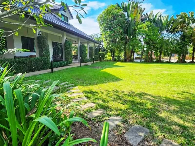🌟Elevated Land! Wide Frontage, REBUILD POTENTIAL ✧ 1KM ACS/SCGS 🌟, , 3 Bedrooms, 8,000 sqft, Good Class Bungalow For Sale, by Martin Goh 吴伟楠, 500161311 - Exterior - PropertyGuru.com.sg