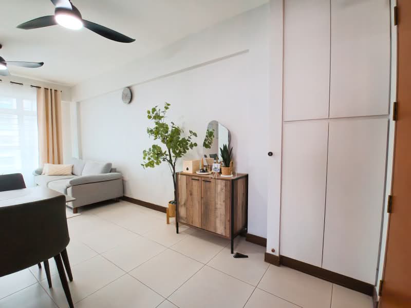 211A Punggol Walk, 211A Punggol Walk, 2 Bedrooms, 904 sqft, HDB Flat For Sale, by Elfi Muni, 500161314 - Living Room - PropertyGuru.com.sg
