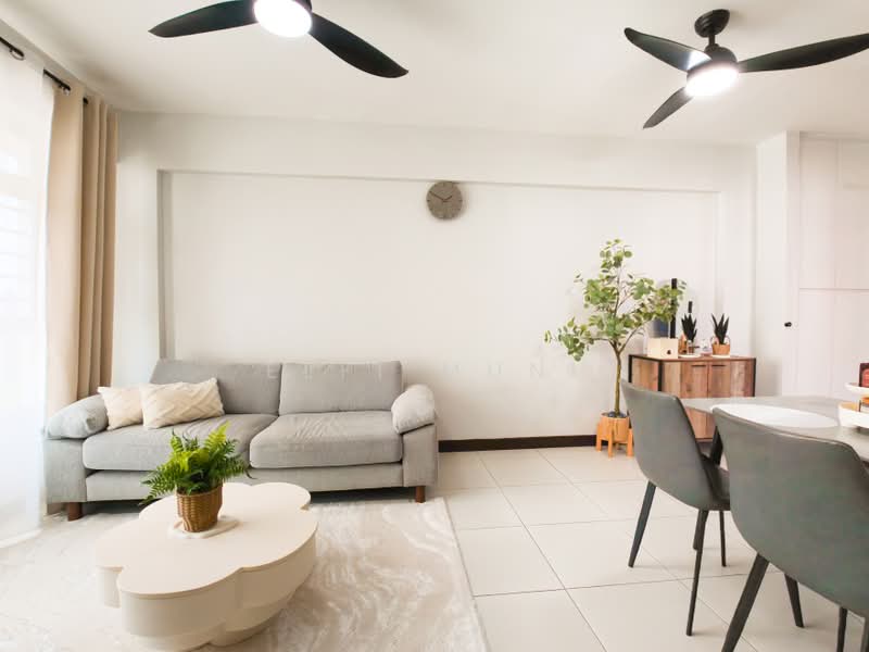 211A Punggol Walk, 211A Punggol Walk, 2 Bedrooms, 904 sqft, HDB Flat For Sale, by Elfi Muni, 500161314 - Living Room - PropertyGuru.com.sg