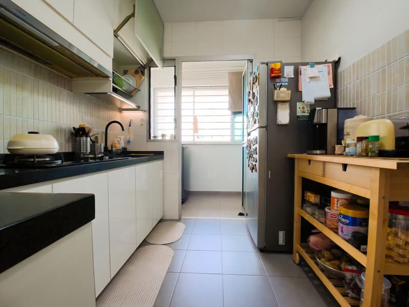 211A Punggol Walk, 211A Punggol Walk, 2 Bedrooms, 904 sqft, HDB Flat For Sale, by Elfi Muni, 500161314 - Kitchen - PropertyGuru.com.sg
