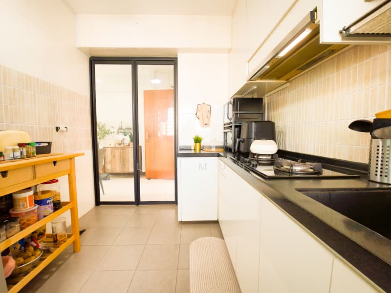 211A Punggol Walk, 211A Punggol Walk, 2 Bedrooms, 721 sqft, HDB Flat For Sale, by Elfi Muni, 500161314 - Kitchen - PropertyGuru.com.sg