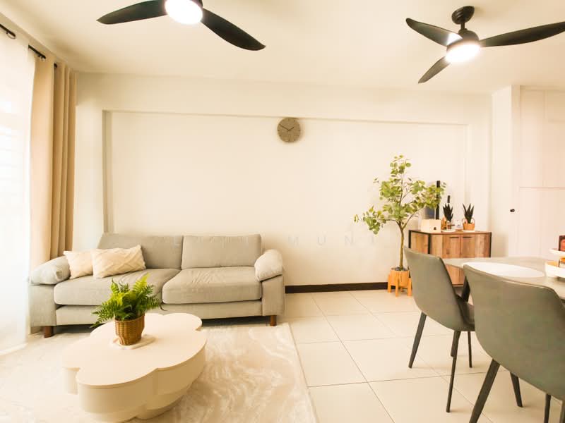 211A Punggol Walk, 211A Punggol Walk, 2 Bedrooms, 721 sqft, HDB Flat For Sale, by Elfi Muni, 500161314 - Living Room - PropertyGuru.com.sg