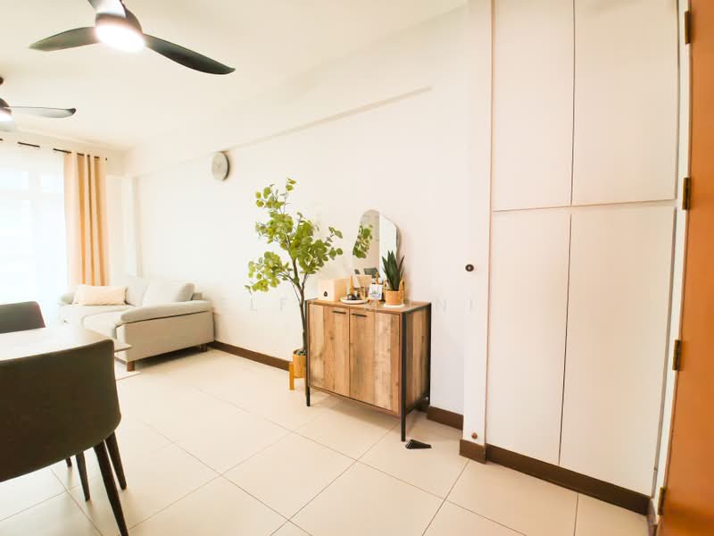 211A Punggol Walk, 211A Punggol Walk, 2 Bedrooms, 721 sqft, HDB Flat For Sale, by Elfi Muni, 500161314 - Living Room - PropertyGuru.com.sg