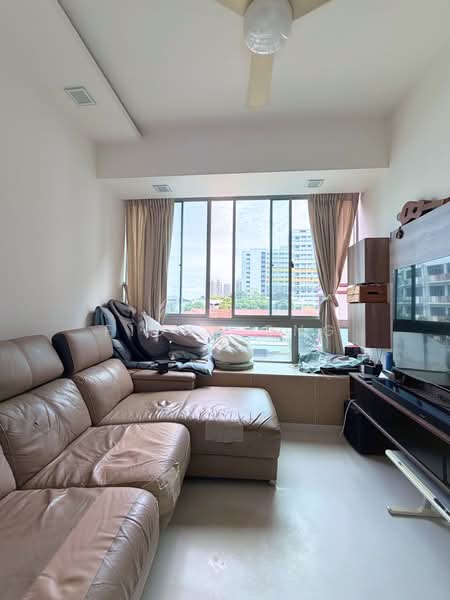 Centrina, 11 Everitt Road North, 2 Bedrooms, 700 sqft, Apartment For Sale, by Fiona Ong, 500161316 - Living Room - PropertyGuru.com.sg