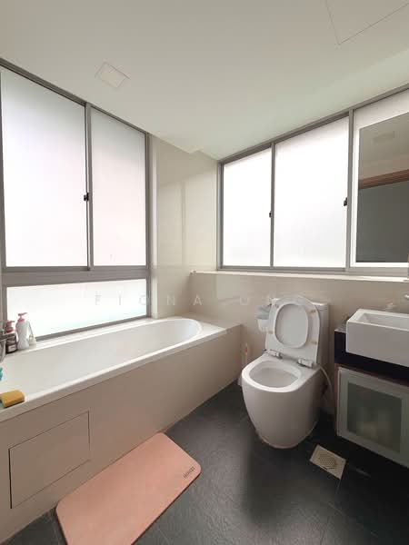 Centrina, 11 Everitt Road North, 2 Bedrooms, 700 sqft, Apartment For Sale, by Fiona Ong, 500161316 - Bathroom - PropertyGuru.com.sg
