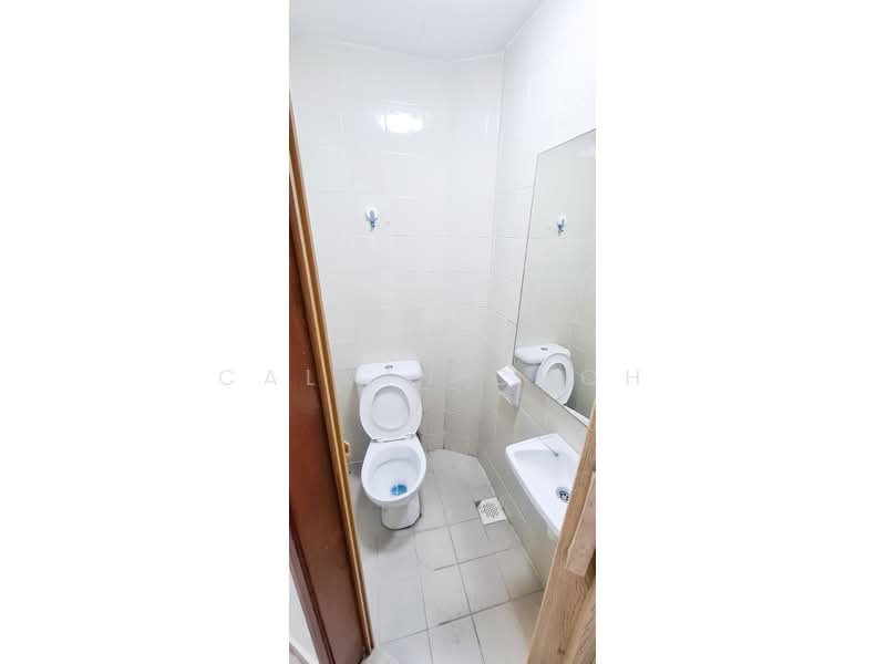 Eastpoint Green, 1 Simei Street 3, 3 Bedrooms, 1,184 sqft, Condominium For Rent, by Calvin Choh, 500161320 - Bathroom - PropertyGuru.com.sg