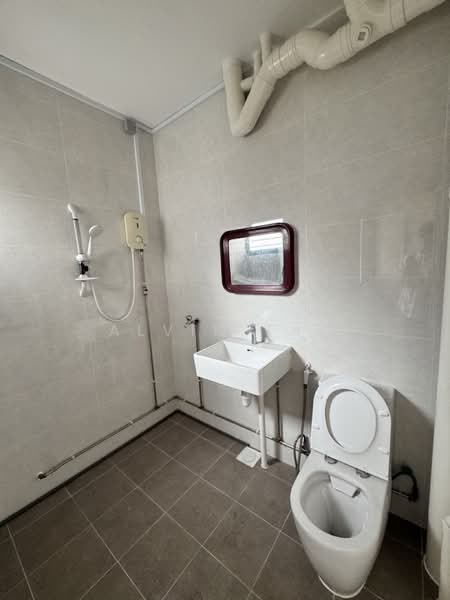 862 Yishun Avenue 4, 862 Yishun Avenue 4, 2 Bedrooms, 796 sqft, HDB Flat For Rent, by Alvin Tay, 500161325 - Bathroom - PropertyGuru.com.sg