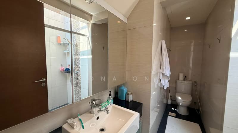 Centrina, 11 Everitt Road North, 2 Bedrooms, 1,238 sqft, Apartment For Rent, by Fiona Ong, 500161335 - Bathroom - PropertyGuru.com.sg