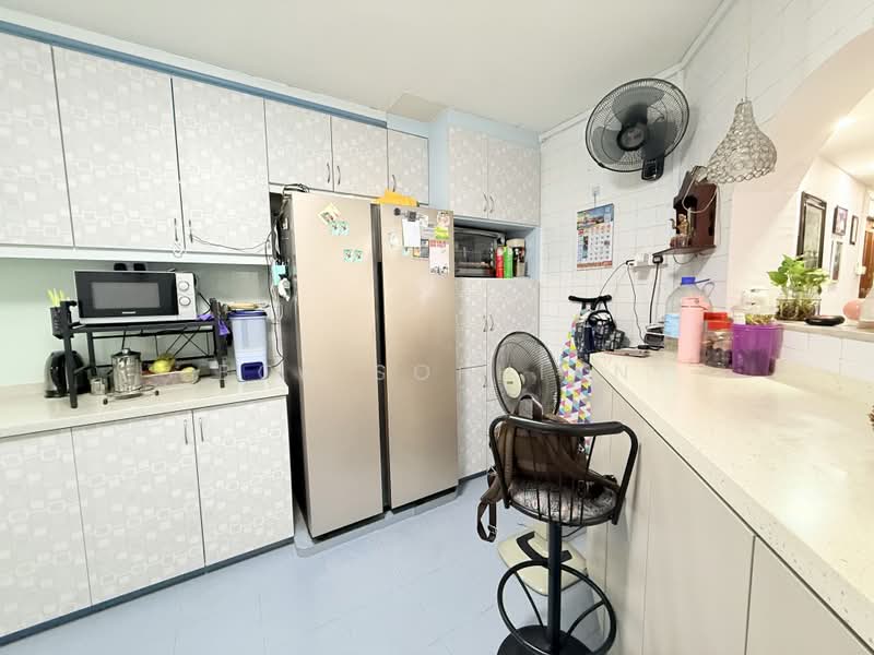 307 Serangoon Avenue 2, 307 Serangoon Avenue 2, 3 Bedrooms, 1,022 sqft, HDB Flat For Sale, by Bob Sophian, 500161343 - Kitchen - PropertyGuru.com.sg