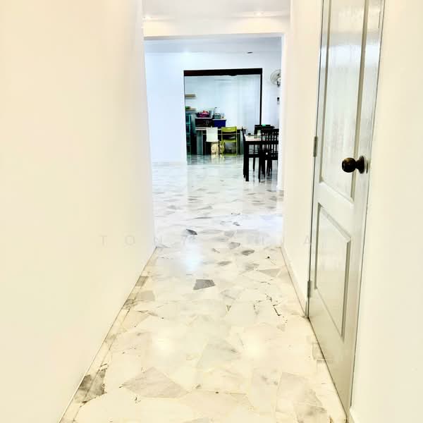 553 Pasir Ris Street 51, 553 Pasir Ris Street 51, 3 Bedrooms, 1,324 sqft, HDB Flat For Sale, by Tony Chia, 500161348 - Corridor - PropertyGuru.com.sg