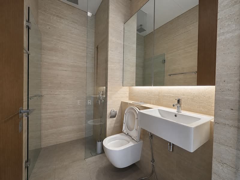 8 Rodyk, 8 Rodyk Street, 3 Bedrooms, 1,227 sqft, Condominium For Rent, by Erin Poh, 500161353 - Common Bathroom - PropertyGuru.com.sg