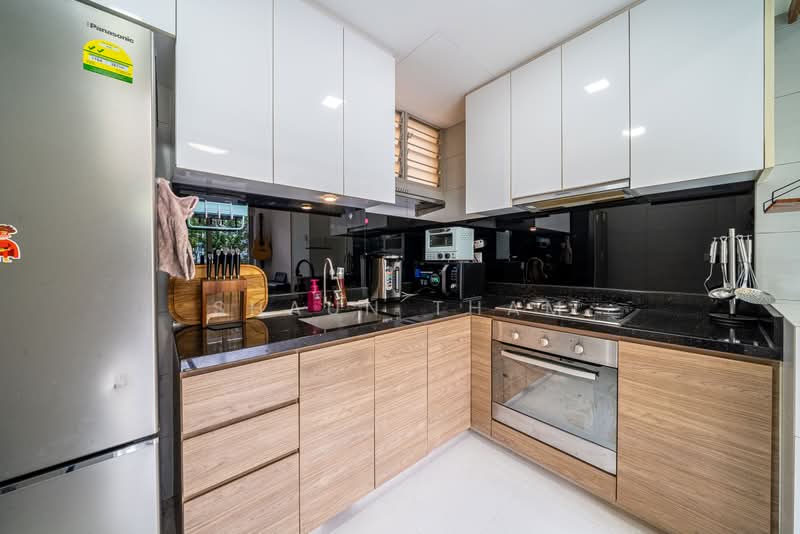 WhiteHaven, 332A Pasir Panjang Road, 4 Bedrooms, 1,206 sqft, Apartment For Sale, by Shaun Tham, 500161357 - Kitchen - PropertyGuru.com.sg