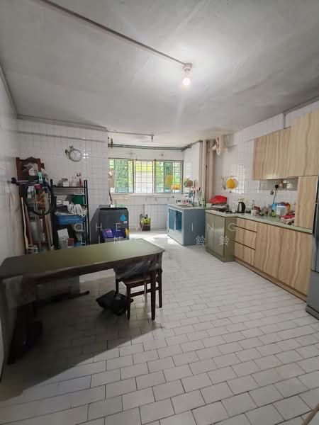 205 Clementi Avenue 6, 205 Clementi Avenue 6, 3 Bedrooms, 991 sqft, HDB Flat For Sale, by Chew Ling Ling 周鈴鈴, 500161360 - Kitchen - PropertyGuru.com.sg