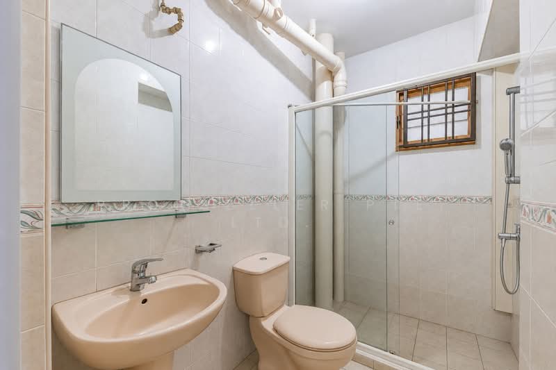 313A Anchorvale Road, 313A Anchorvale Road, 3 Bedrooms, 1,184 sqft, HDB Flat For Sale, by Elaine Wong, 500161362 - Bathroom - PropertyGuru.com.sg