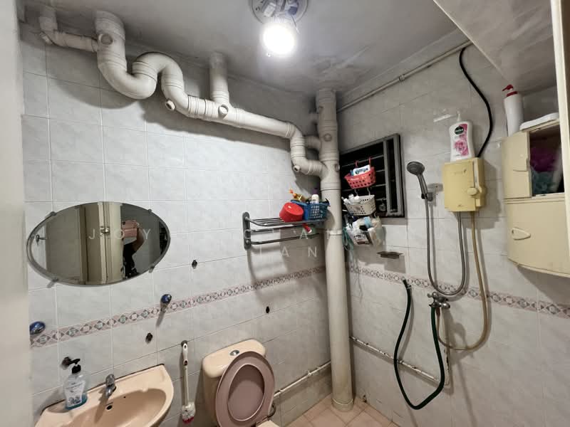 672B Klang Lane, 672B Klang Lane, Room Rental, 130 sqft, HDB Flat For Rent, by Joyce Chang Mui Lian, 500161366 - Bathroom - PropertyGuru.com.sg