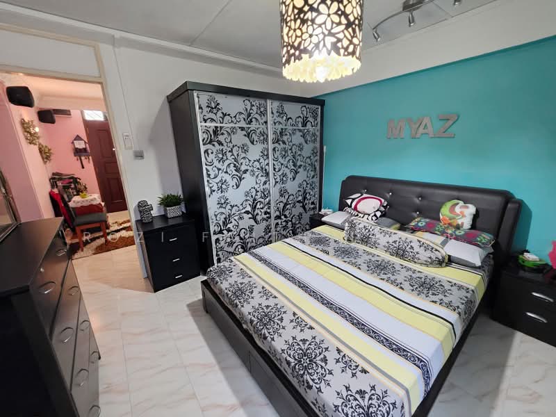 511 Bukit Batok Street 52, 511 Bukit Batok Street 52, 3 Bedrooms, 882 sqft, HDB Flat For Sale, by Rozi Faith Naser, 500161371 - Bedroom - PropertyGuru.com.sg