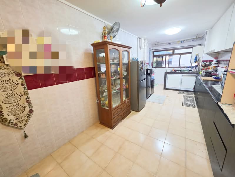 121 Bedok North Road, 121 Bedok North Road, 3 Bedrooms, 990 sqft, HDB Flat For Sale, by Rozi Faith Naser, 500161406 - Kitchen - PropertyGuru.com.sg