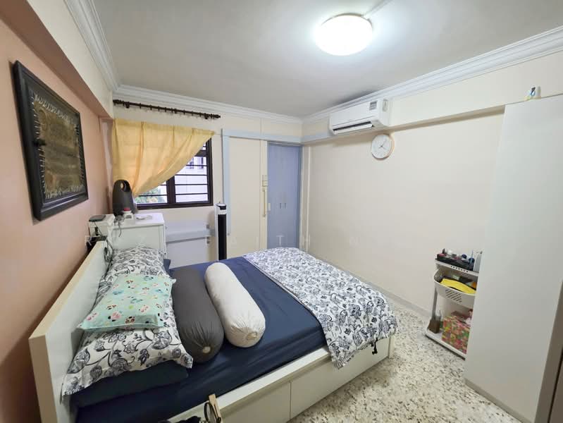 121 Bedok North Road, 121 Bedok North Road, 3 Bedrooms, 990 sqft, HDB Flat For Sale, by Rozi Faith Naser, 500161406 - Bedroom - PropertyGuru.com.sg
