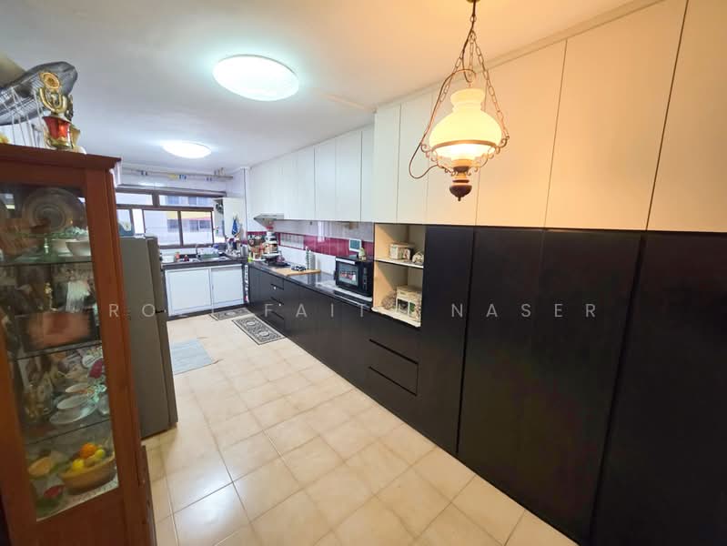 121 Bedok North Road, 121 Bedok North Road, 3 Bedrooms, 990 sqft, HDB Flat For Sale, by Rozi Faith Naser, 500161406 - Kitchen - PropertyGuru.com.sg