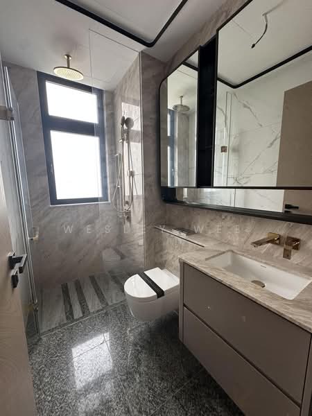 Perfect Ten, 323 Bukit Timah Road, 2 Bedrooms, 786 sqft, Condominium For Sale, by Wesley Wee, 500161409 - Bathroom - PropertyGuru.com.sg