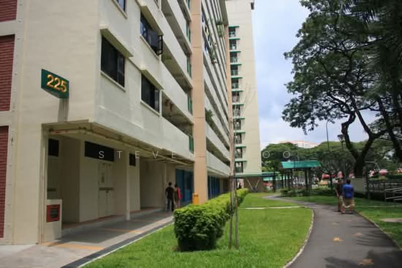 225 Lorong 8 Toa Payoh, 225 Lorong 8 Toa Payoh, Room Rental, 120 sqft, HDB Flat For Rent, by Steven Choo, 500161410 - Exterior - PropertyGuru.com.sg