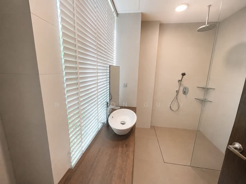 Move In Condition! Goodman, Poole, Wareham Road, , 7 Bedrooms, 8,000 sqft, Bungalow House For Sale, by Nickson Guay, 500161411 - Bathroom - PropertyGuru.com.sg