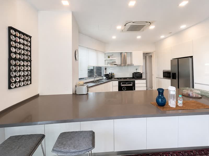 Move In Condition! Goodman, Poole, Wareham Road, , 7 Bedrooms, 8,000 sqft, Bungalow House For Sale, by Nickson Guay, 500161411 - Kitchen - PropertyGuru.com.sg