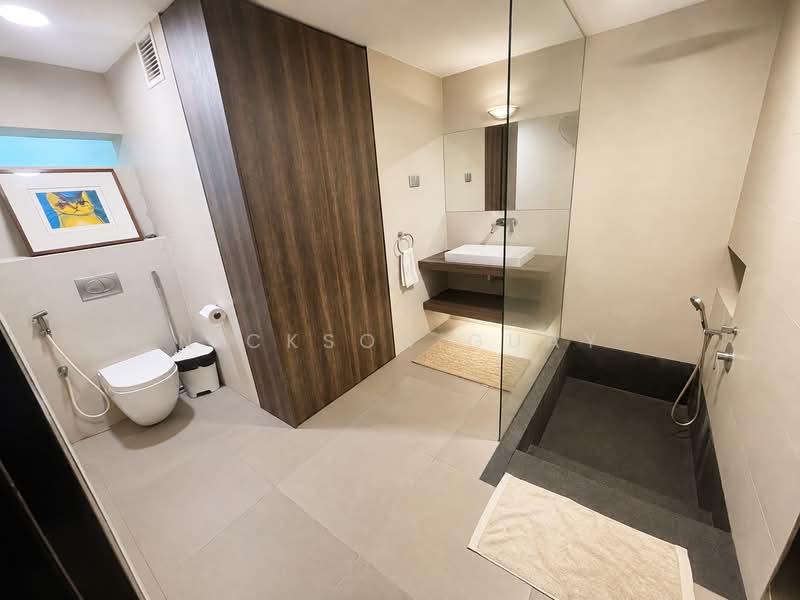 Move In Condition! Goodman, Poole, Wareham Road, , 7 Bedrooms, 8,000 sqft, Bungalow House For Sale, by Nickson Guay, 500161411 - Bathroom - PropertyGuru.com.sg