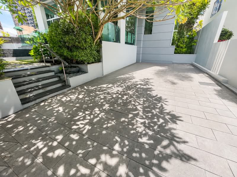Move In Condition! Goodman, Poole, Wareham Road, , 7 Bedrooms, 8,000 sqft, Bungalow House For Sale, by Nickson Guay, 500161411 - Exterior - PropertyGuru.com.sg