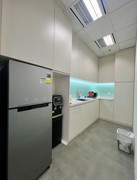 RAFFLES PLACE | Fitted Office | Fully Sheltered to MRT Station |, Raffles Place MRT, 1,367 sqft, Office For Rent, by Amy Aw 胡嘉薇, 500161451 - CommercialGuru.com.sg