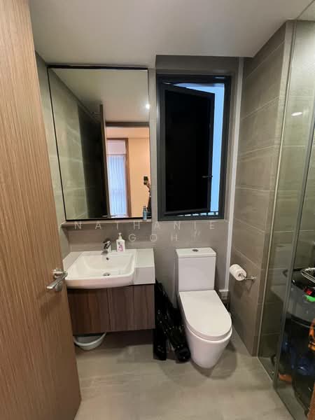 Piermont Grand, 26 Sumang Walk, 3 Bedrooms, 840 sqft, Executive Condominium For Rent, by Nathaniel Goh, 500161453 - Bathroom - PropertyGuru.com.sg