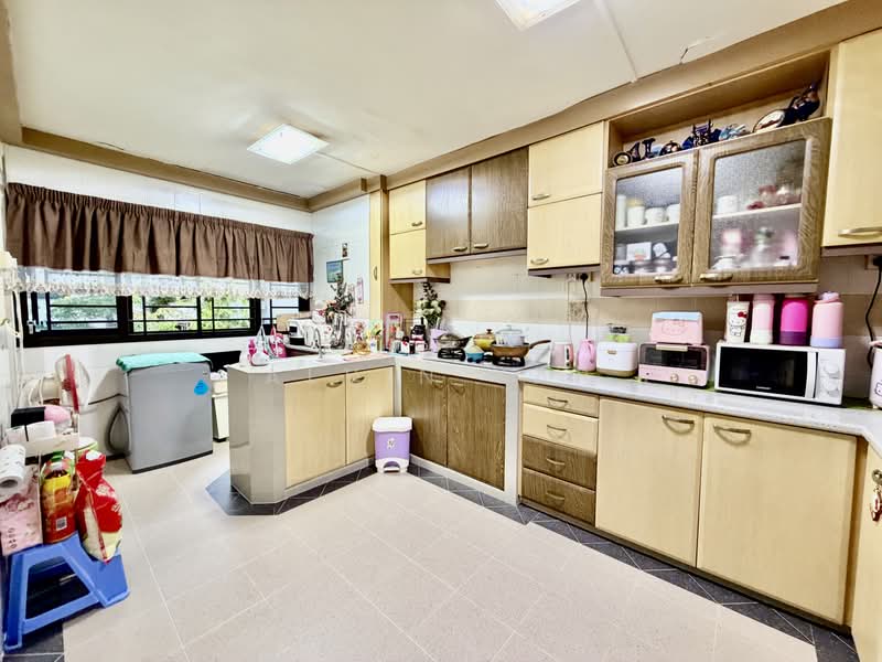 711 Bedok Reservoir Road, 711 Bedok Reservoir Road, 3 Bedrooms, 1,345 sqft, HDB Flat For Sale, by Alvin Yap, 500161484 - Kitchen - PropertyGuru.com.sg